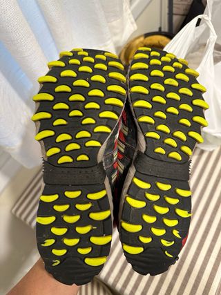 Zapatillas Adidas Talla 42 Rojas y Negras
