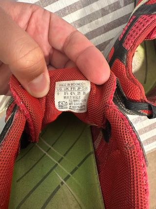Zapatillas Adidas Talla 42 Rojas y Negras