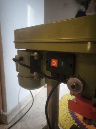 Taladro de columna Perel ZJ4113