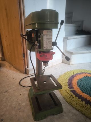 Taladro de columna Perel ZJ4113