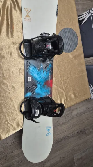 Tabla de Snowboard con Fijaciones. Burton 1.40 lar