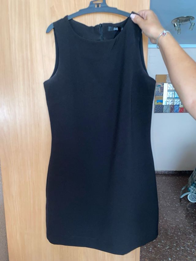 Vestido negro sin mangas