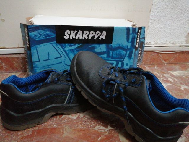 Botas de seguridad SKARPA negras y azules