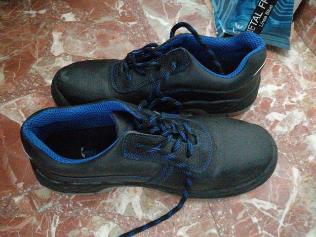 Botas de seguridad SKARPA negras y azules