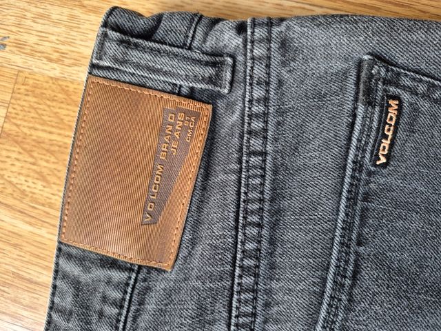 Pantaloni Volcom Grigio Scuro Taglia 42 EU/32 US