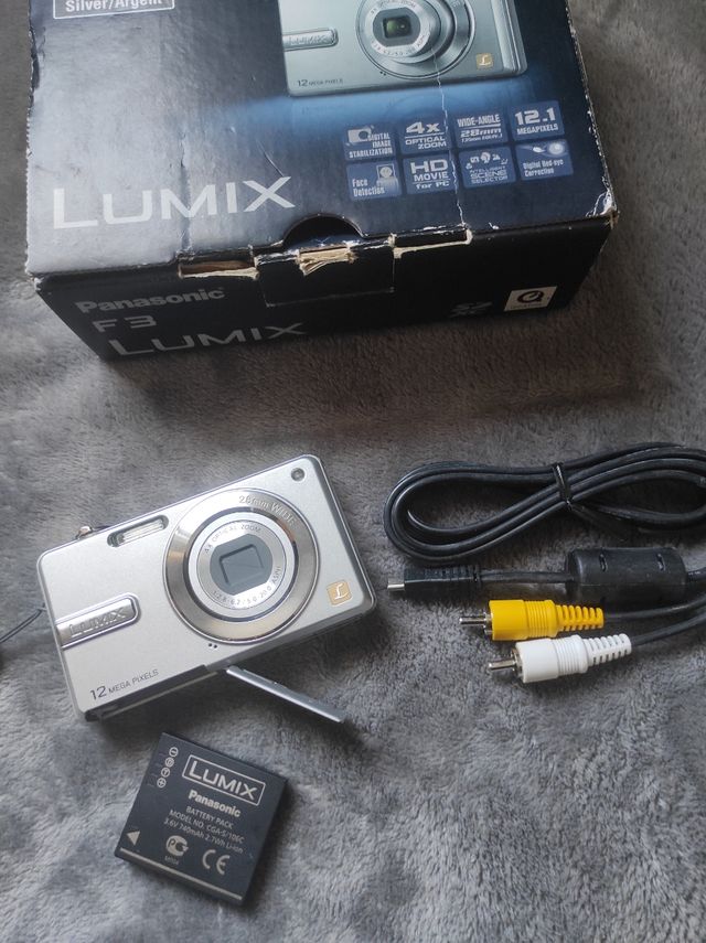 Cámara Panasonic Lumix F3 Plata