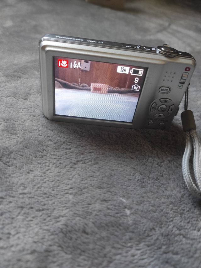 Cámara Panasonic Lumix F3 Plata