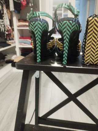 Conjunto bolso y destalonados Zara multicolor