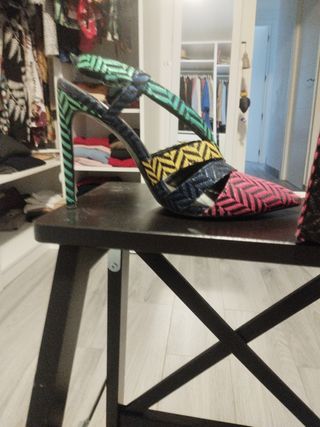 Conjunto bolso y destalonados Zara multicolor