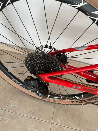 Bicicleta Canyon Lux Doble Suspensión - color Roja
