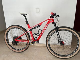 Bicicleta Canyon Lux Doble Suspensión - color Roja