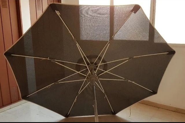 Guarda-sol em aço inox com base