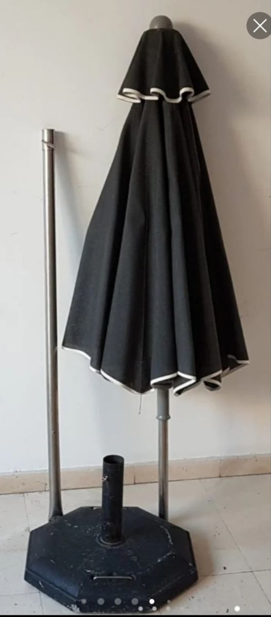 Guarda-sol em aço inox com base