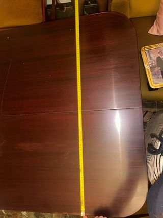 Mesa de comedor de caoba