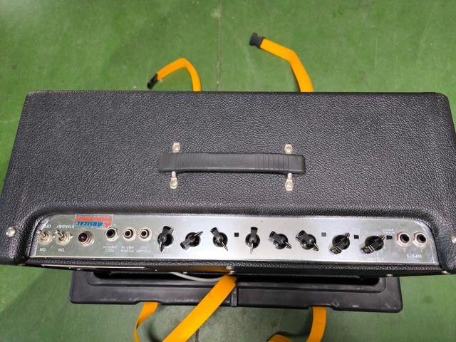 Amplificador Fender Hot Rod Deluxe + Flight Case