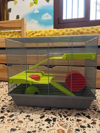 Jaula para hámster con accesorios