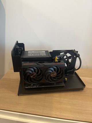Razer Core X + Tarjeta Gráfica Asus RX 6600