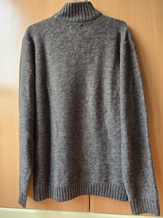 Jersey de hombre con botones. Talla L. 2,80 EUROS