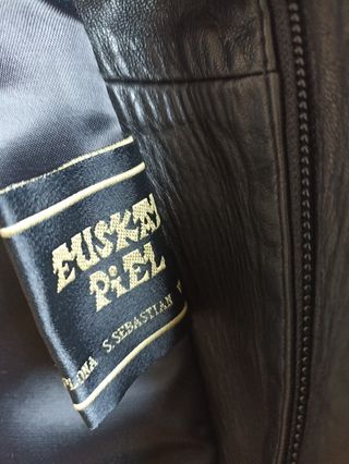 Cazadora cuero vintage negra