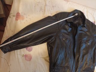 Cazadora cuero vintage negra