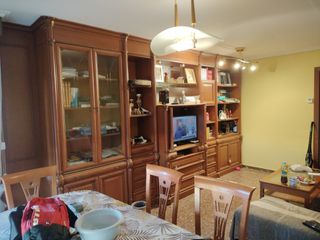 Mueble librería madera y cristal