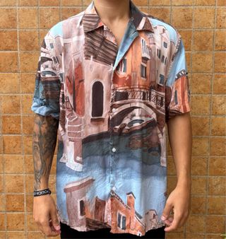 Camisa estampada de manga corta