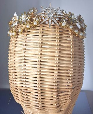 Tocado Novia Dorado y Blanco