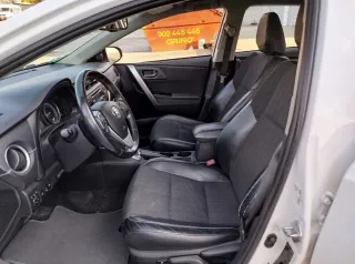 Toyota  Auris HYBRID 2014