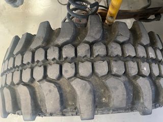 Llantas con gomas todoterreno