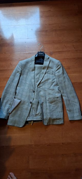 Traje Zara Gris y Negro