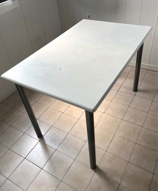 Mesa y 4 sillas de cocina blanca y gris, Conforama