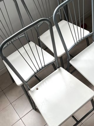 Mesa y 4 sillas de cocina blanca y gris, Conforama