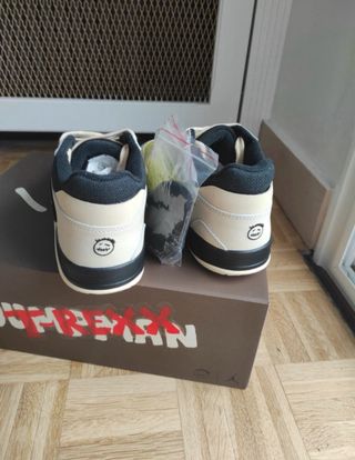 Jordan Jumpman Jack Travis Scott bright cactus 