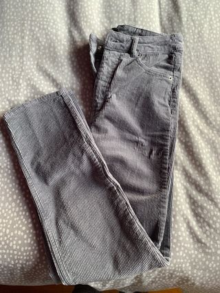 Pantalón pana gris Divided Talla 34