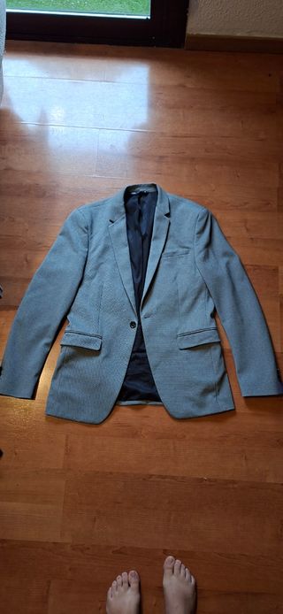 Americana gris y negra