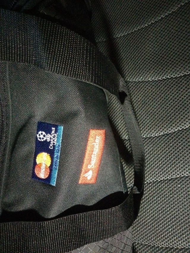 Mochila grande negra