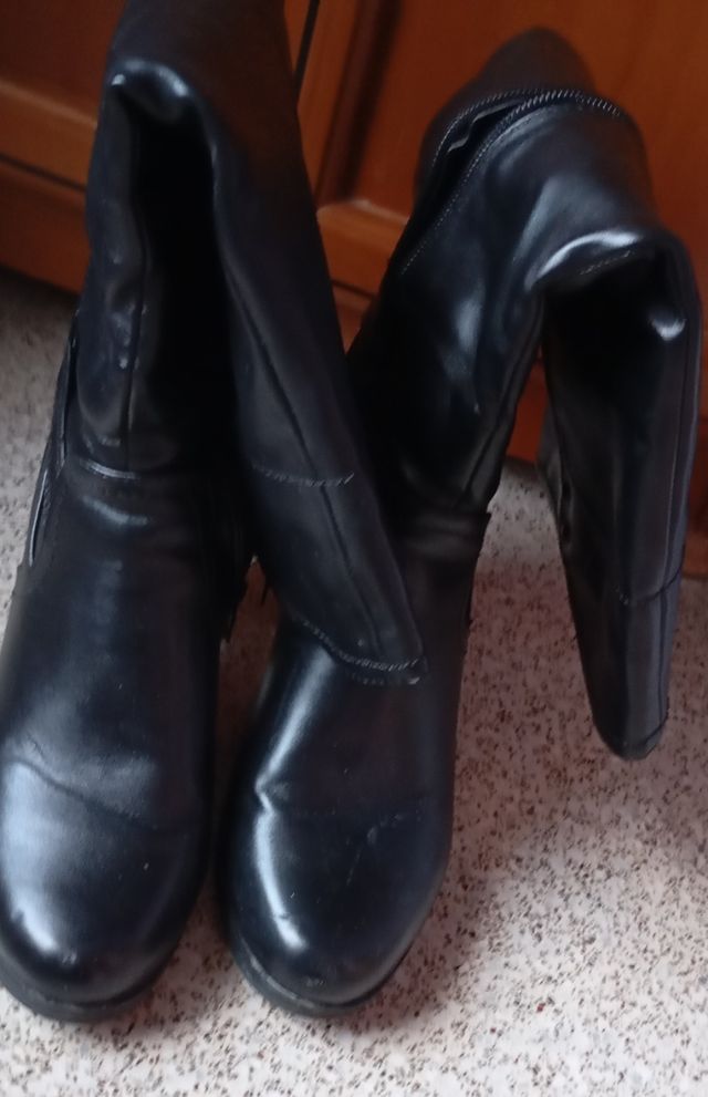 Botas altas negras talla 38