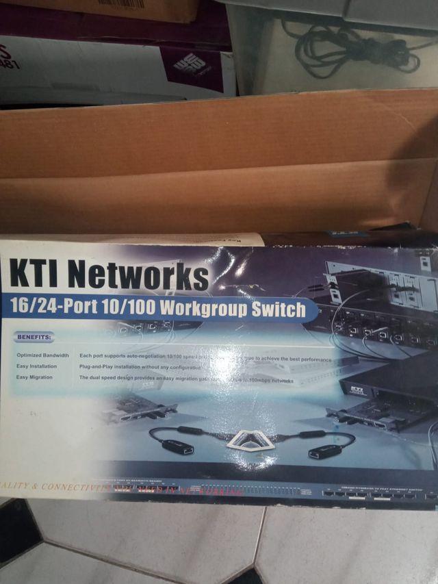 KTI Networks 16/24-Port 10/100 Switch