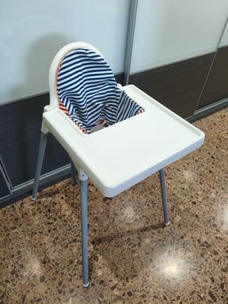 Trona IKEA con cojín soporte