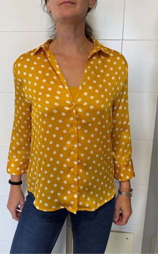 Blusa mostaza lunares