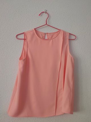 Blusa sin mangas color salmón elegante