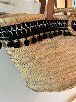 Cesta de playa mimbre colgar y mano