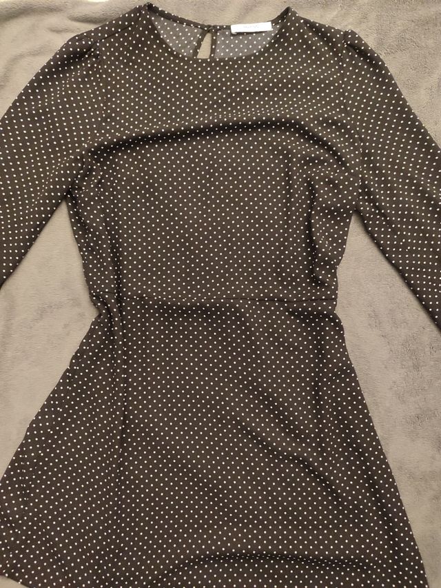 Vestido negro de lunares