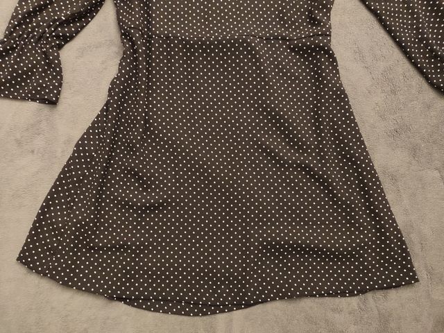 Vestido negro de lunares