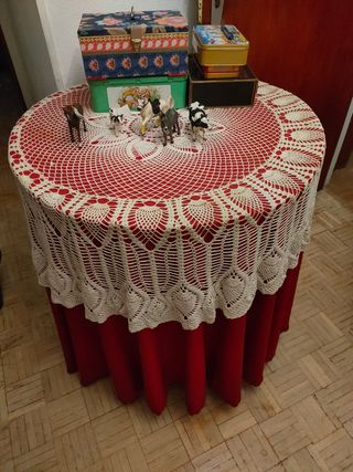 Mesa camilla redonda con mantel