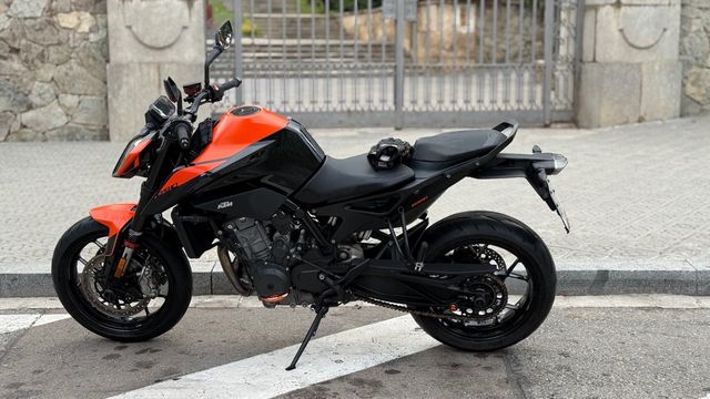 KTM Duke 890 2022 con ampliación garantía 2 años