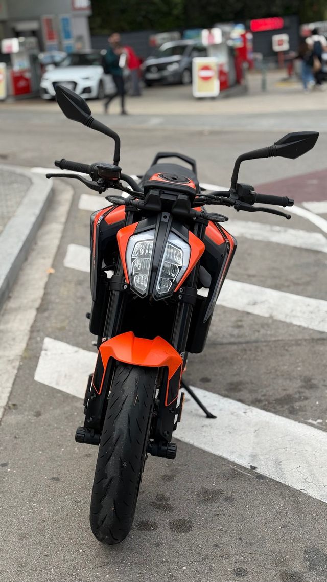 KTM Duke 890 2022 con ampliación garantía 2 años