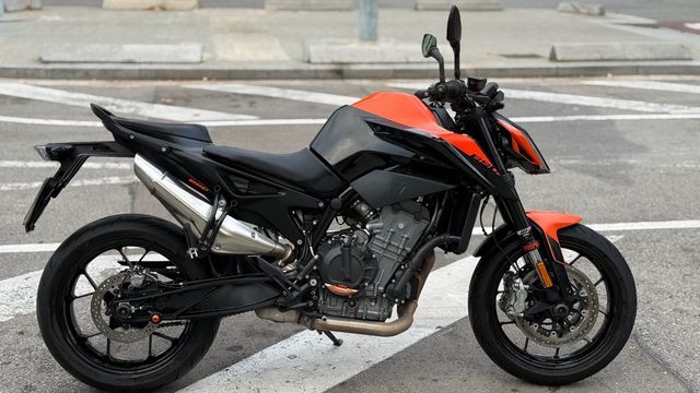 KTM Duke 890 2022 con ampliación garantía 2 años