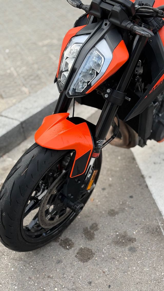 KTM Duke 890 2022 con ampliación garantía 2 años