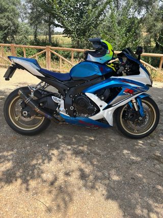 Suzuki GSXR 600 K8